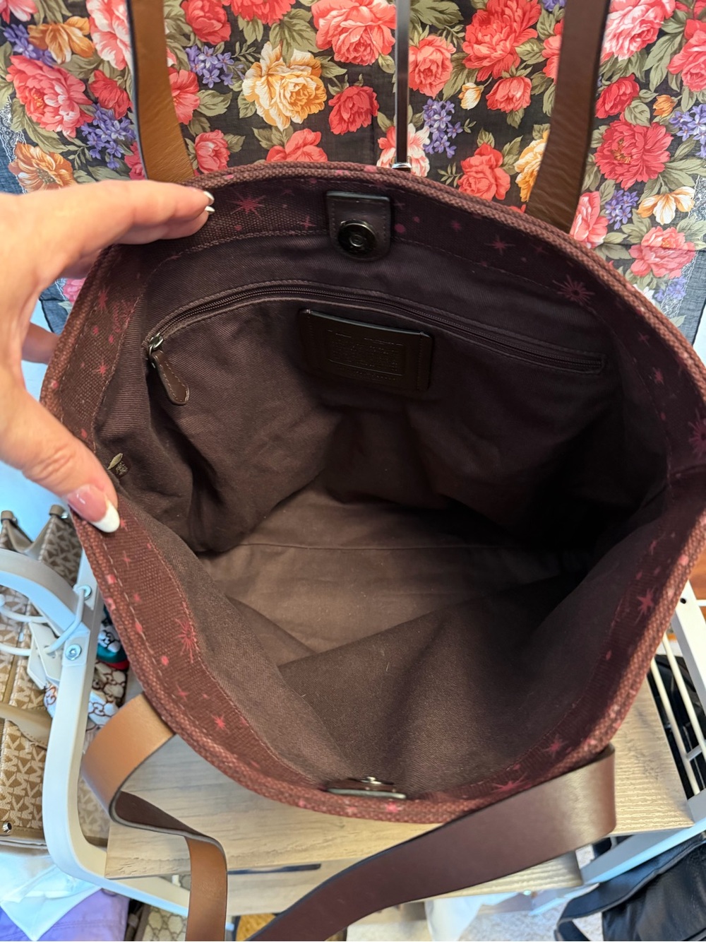 Coach x Star Wars Tote with Starry Print and Princess Leia as Boushh - Picture 6 of 6